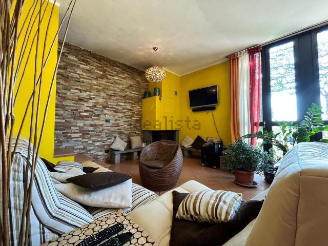 Villetta bifamiliare in vendita di 185 m² in Via Cinquanta
