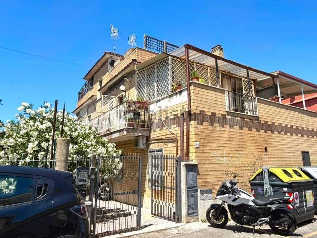 Villetta bifamiliare in vendita di 185 m² in Via Cosimo Tornabuoni, 98