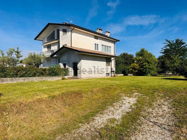 Villetta bifamiliare in vendita di 185 m² in Via del Bon