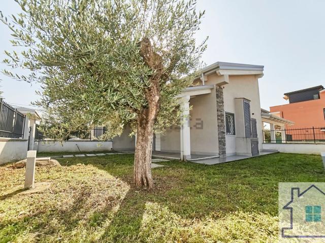 Villetta bifamiliare in vendita di 185 m² in Via di Vermicino