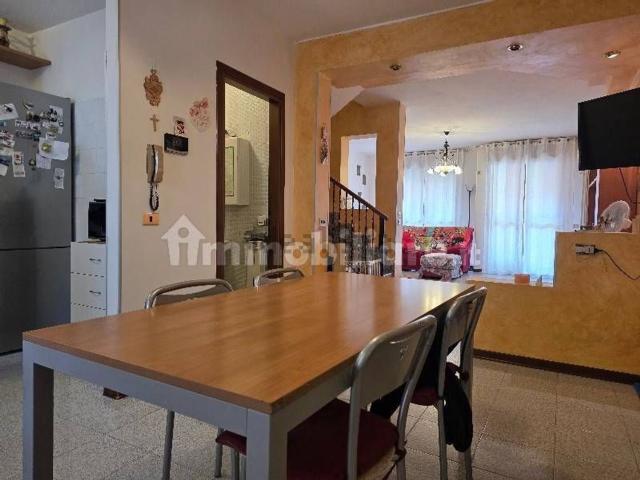 Villetta bifamiliare in vendita di 185 m² in Via F. Pigafetta