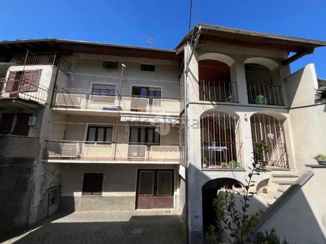 Villetta bifamiliare in vendita di 185 m² in Via G. Battista Trono, 6