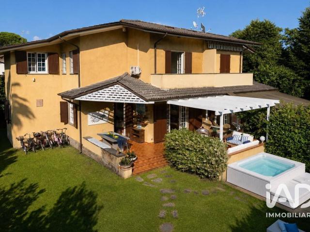 Villetta bifamiliare in vendita di 185 m² in Via Giovanni Amendola