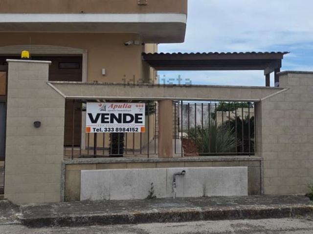 Villetta bifamiliare in vendita di 185 m² in Via Giovanni Pascoli, 33