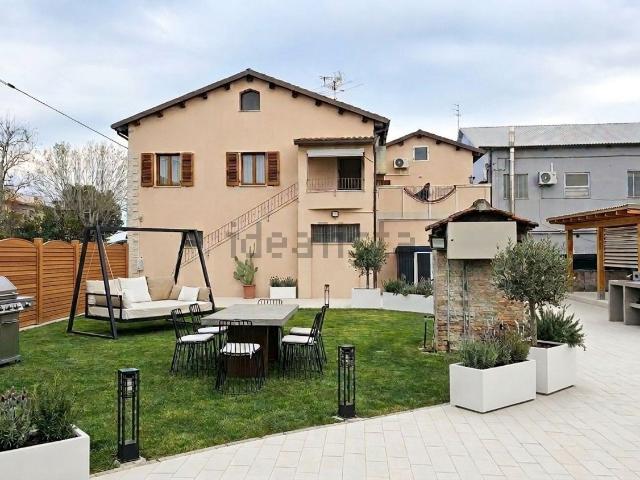 Villetta bifamiliare in vendita di 185 m² in Via Guglielmo Marconi