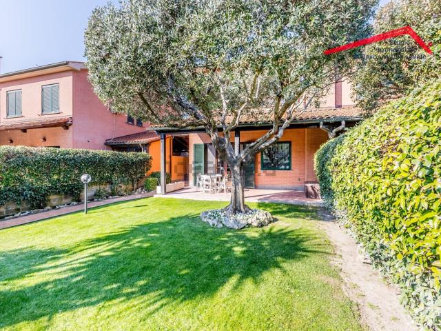 Villetta bifamiliare in vendita di 185 m² in Via Maurice Ravel