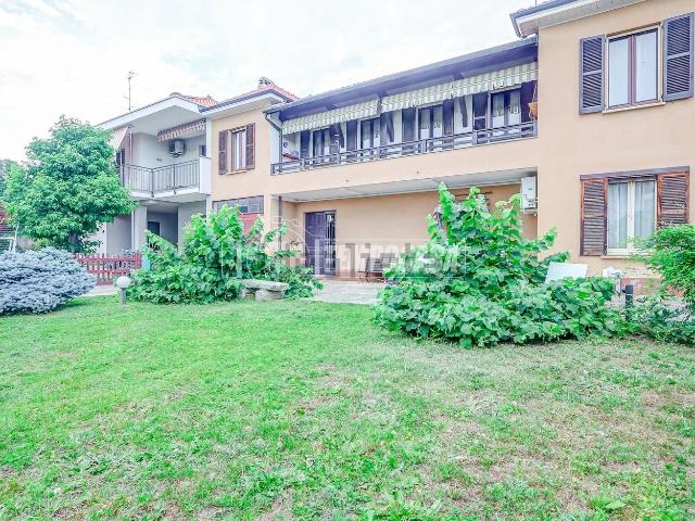 Villetta bifamiliare in vendita di 185 m² in Via Michelangelo Buonarroti, 34