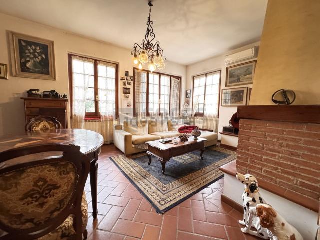 Villetta bifamiliare in vendita di 185 m² in Via Niccolo Machiavelli