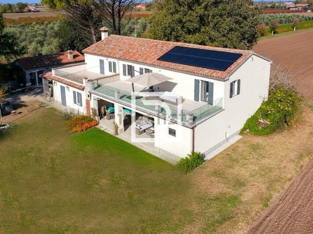 Villetta bifamiliare in vendita di 185 m² in Via Ranto I&apos