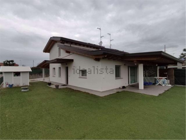 Villetta bifamiliare in vendita di 185 m² in Via San Antonio