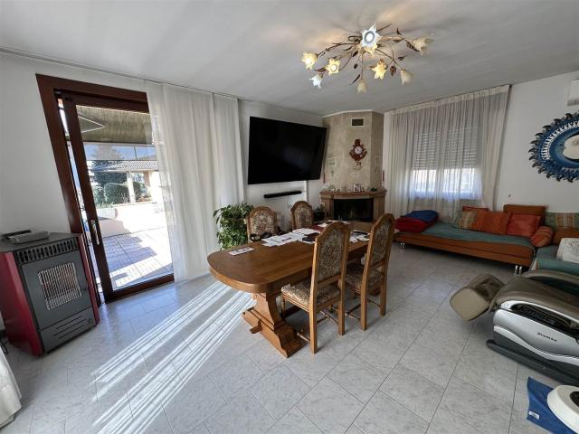 Villetta bifamiliare in vendita di 185 m²