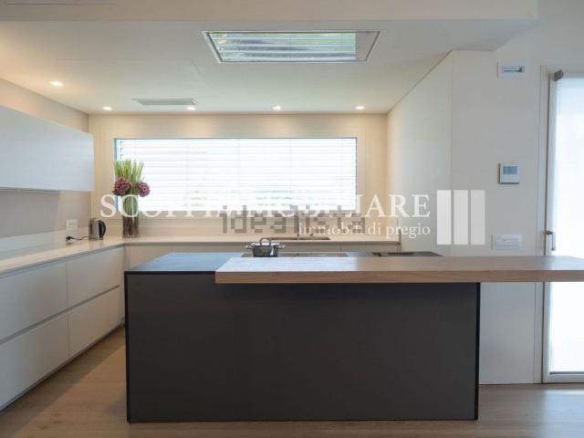 Villetta bifamiliare in vendita di 186 m² in Borgo Padova