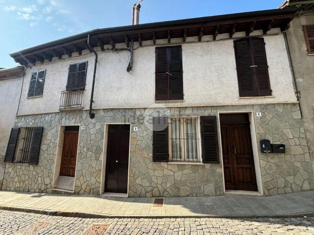Villetta bifamiliare in vendita di 186 m² in Via Alfieri, 10