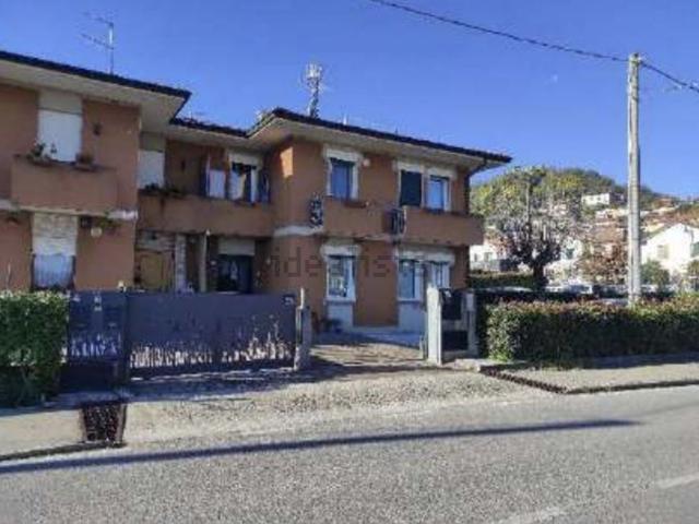 Villetta bifamiliare in vendita di 186 m² in Via Kennedy, 2
