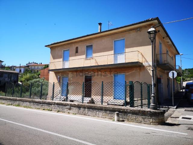 Villetta bifamiliare in vendita di 188 m² in Piazza G. Marconi, 2
