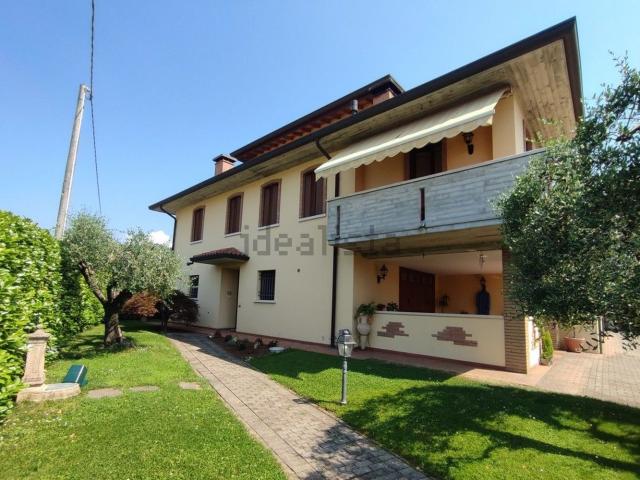 Villetta bifamiliare in vendita di 188 m² in Via Cobalchini, 21