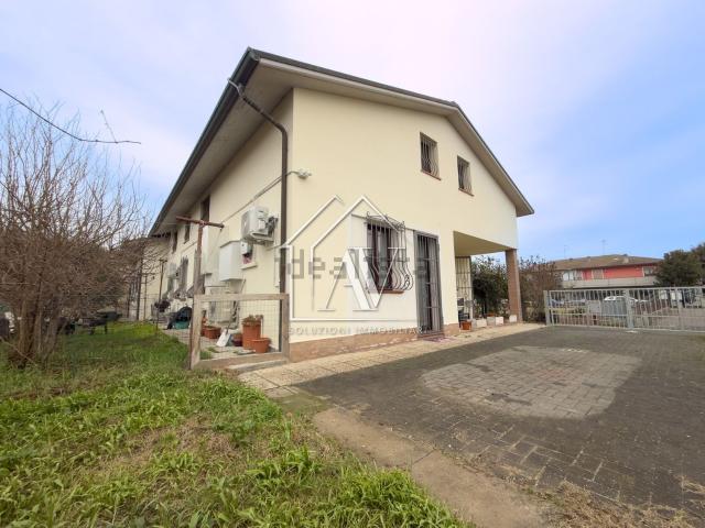 Villetta bifamiliare in vendita di 188 m² in Via Pio la Torre, 23