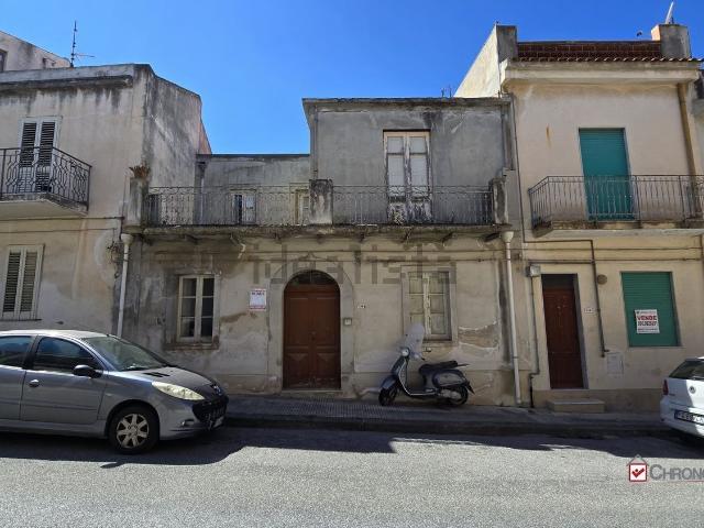 Villetta bifamiliare in vendita di 188 m² in Via Regina Margherita, 112