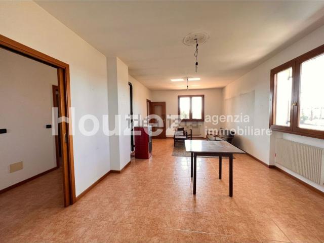 Villetta bifamiliare in vendita di 188 m² in Via Spadacenta