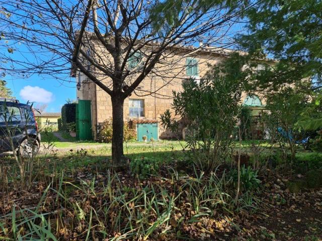 Villetta bifamiliare in vendita di 188 m² in Via Sutri
