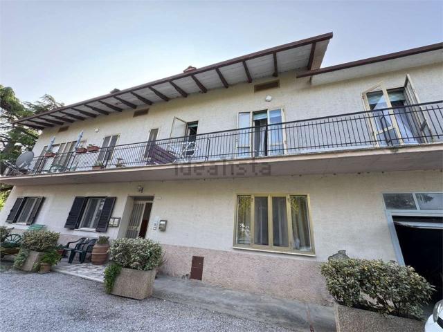 Villetta bifamiliare in vendita di 189 m² in Strada Mugnano Poggio Montorio, 32