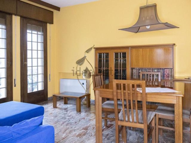 Villetta bifamiliare in vendita di 189 m² in Via J.F Kennedy