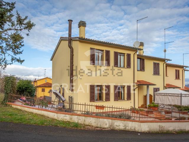 Villetta bifamiliare in vendita di 189 m² in Via Ospedaletto