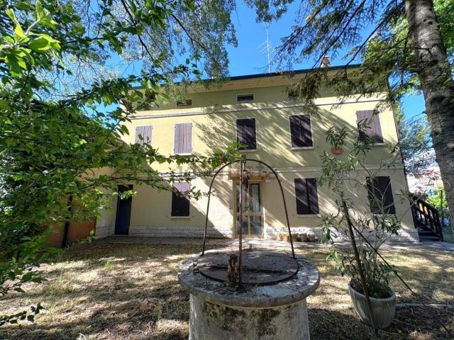 Villetta bifamiliare in vendita di 193 m² in Via Roma, 232