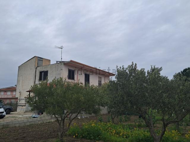 Villetta bifamiliare in vendita di 193 m² in Viale Chiaro