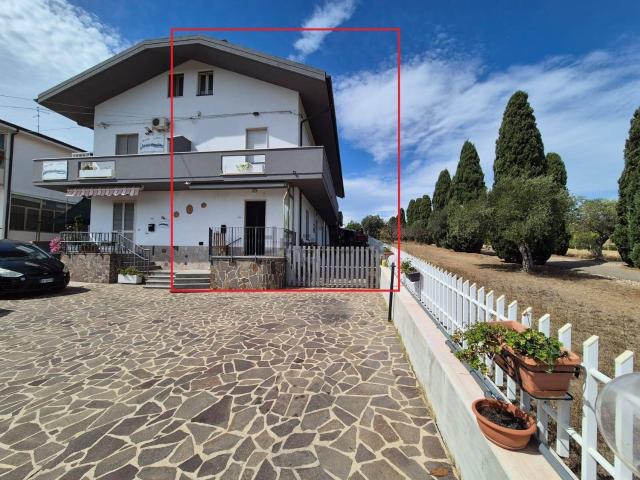 Villetta bifamiliare in vendita di 190 m² in Contrada Santa Cecilia, 21