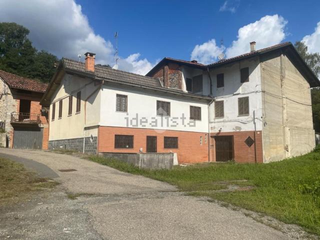 Villetta bifamiliare in vendita di 190 m² in Frazione Molino Savina, 10
