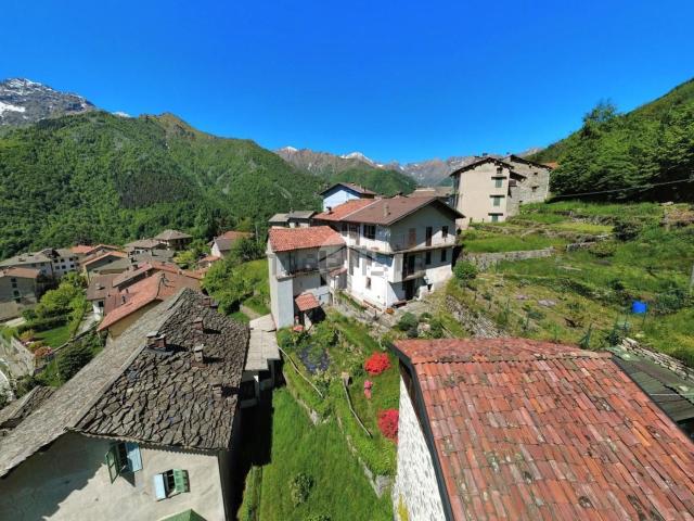 Villetta bifamiliare in vendita di 190 m² in Frazione Piaro, 147