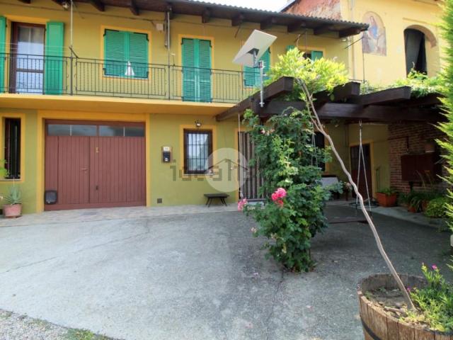 Villetta bifamiliare in vendita di 190 m² in Frazione Rossi, 59