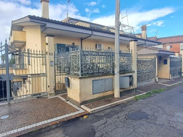 Villetta bifamiliare in vendita di 190 m² in Via Trieste