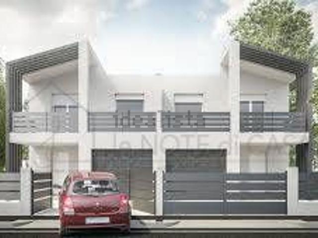 Villetta bifamiliare in vendita di 190 m² in Via Alvaro Campana
