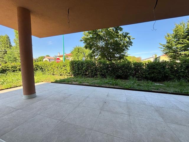 Villetta bifamiliare in vendita di 190 m² in Via Aurelia