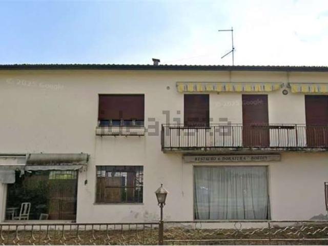 Villetta bifamiliare in vendita di 190 m² in Via Belfiore