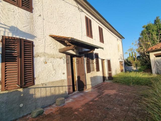 Villetta bifamiliare in vendita di 190 m² in Via dei Gladioli