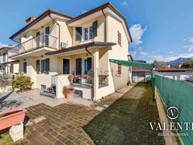 Villetta bifamiliare in vendita di 190 m² in Via del Paduletto