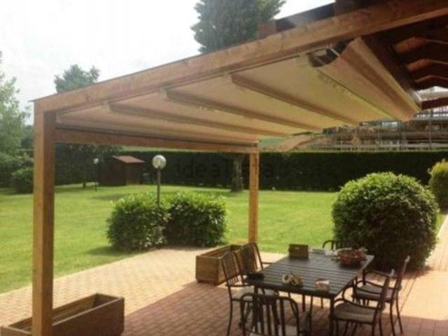 Villetta bifamiliare in vendita di 190 m² in Via delle Acacie