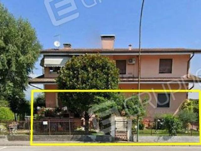 Villetta bifamiliare in vendita di 190 m² in Via Don N. Busti, 12