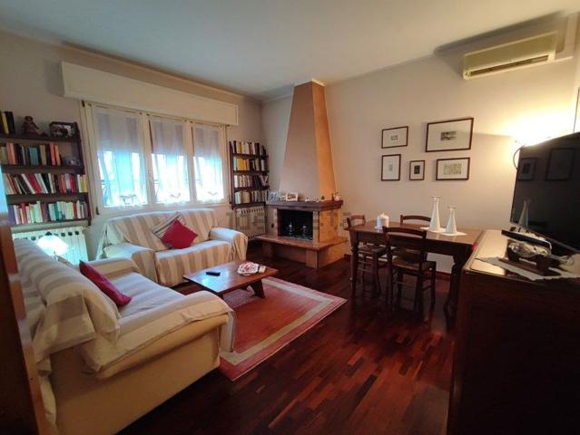 Villetta bifamiliare in vendita di 190 m² in Via Provinciale, 80