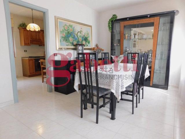 Villetta bifamiliare in vendita di 190 m² in Via Quinto Ovinio Rufo, 16