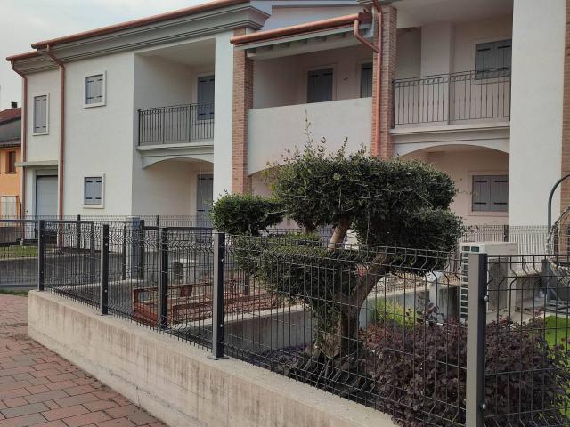 Villetta bifamiliare in vendita di 190 m² in Via Risorgimento
