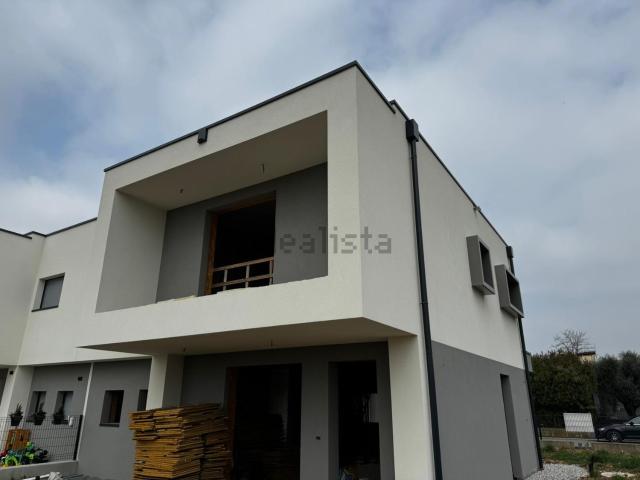 Villetta bifamiliare in vendita di 190 m² in Via San Gaetano