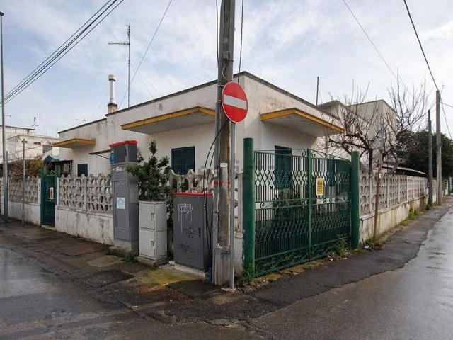 Villetta bifamiliare in vendita di 190 m² in Viale Niccolò Machiavelli, 3