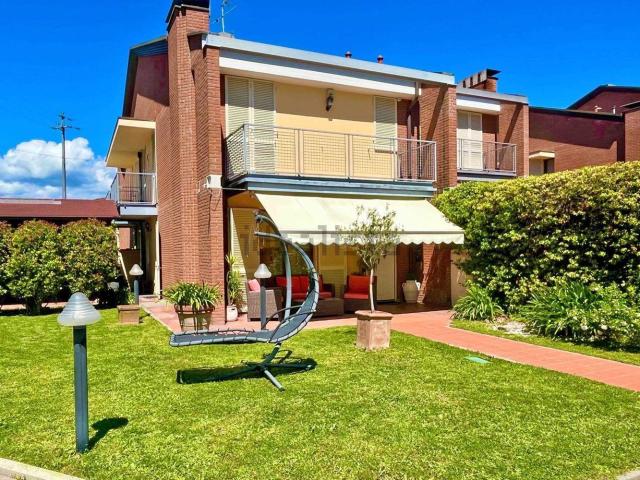 Villetta bifamiliare in vendita di 190 m²