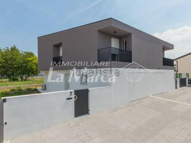 Villetta bifamiliare in vendita di 190 m²