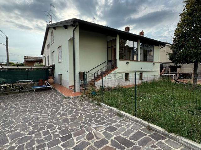 Villetta bifamiliare in vendita di 190 m²