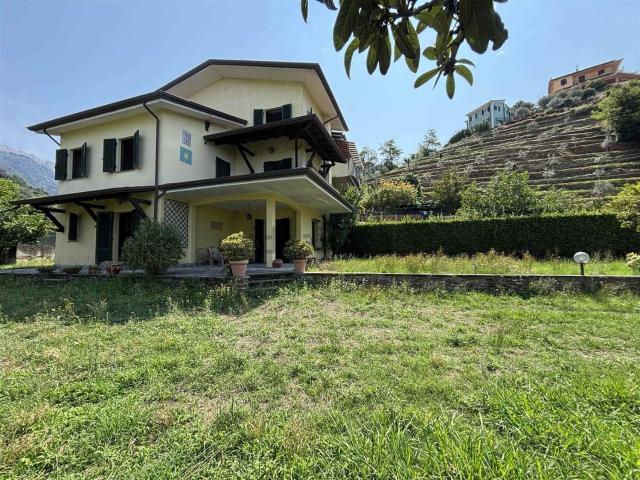 Villetta bifamiliare in vendita di 190 m²